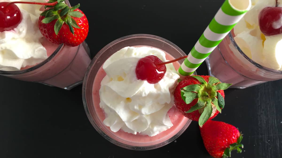 make strawberry cucumber smoothie