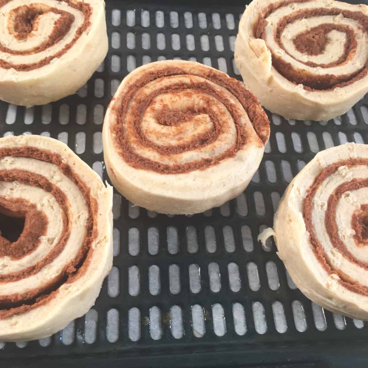 cinnamon rolls in air fryer