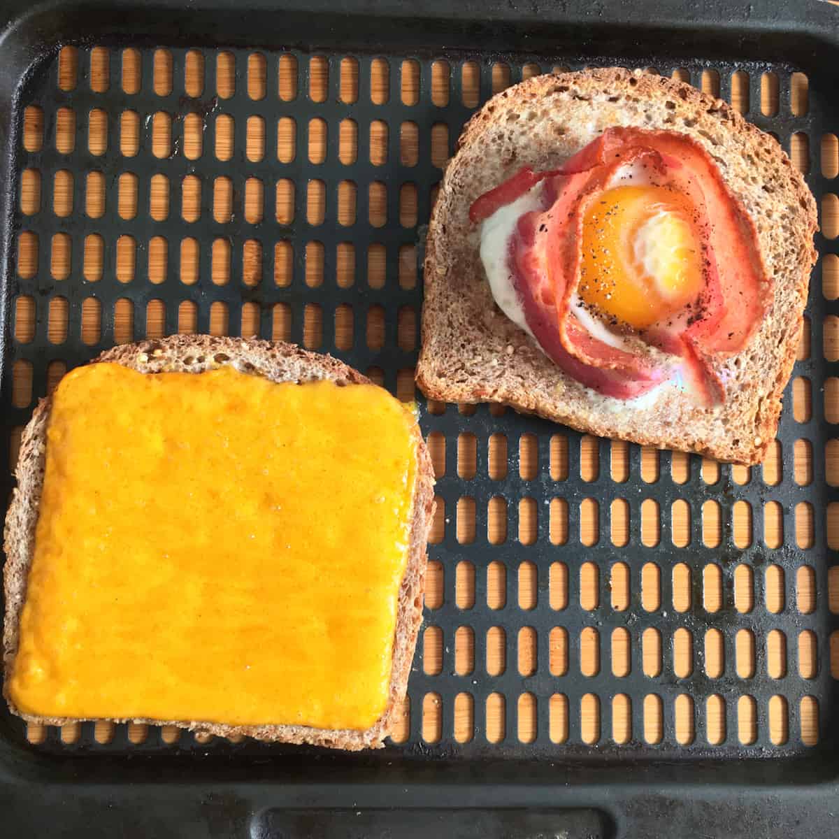 breakfast sandwich in air fryer