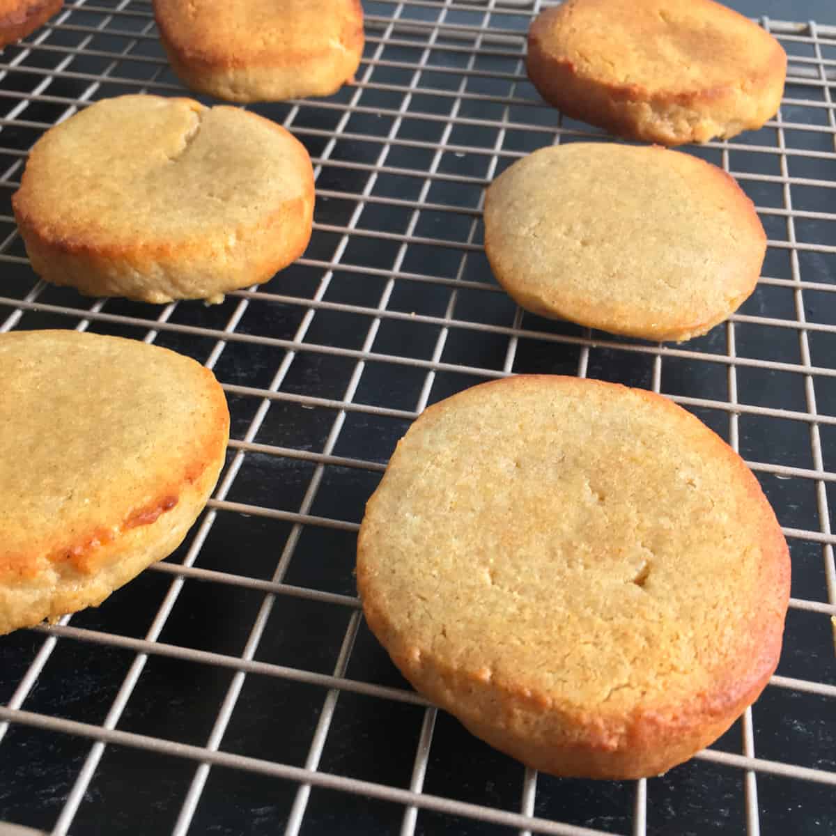 round sugar cookies
