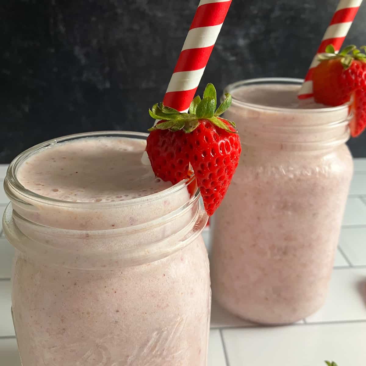 strawberry banana peanut butter smoothie