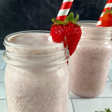 strawberry peanut butter banana smoothie