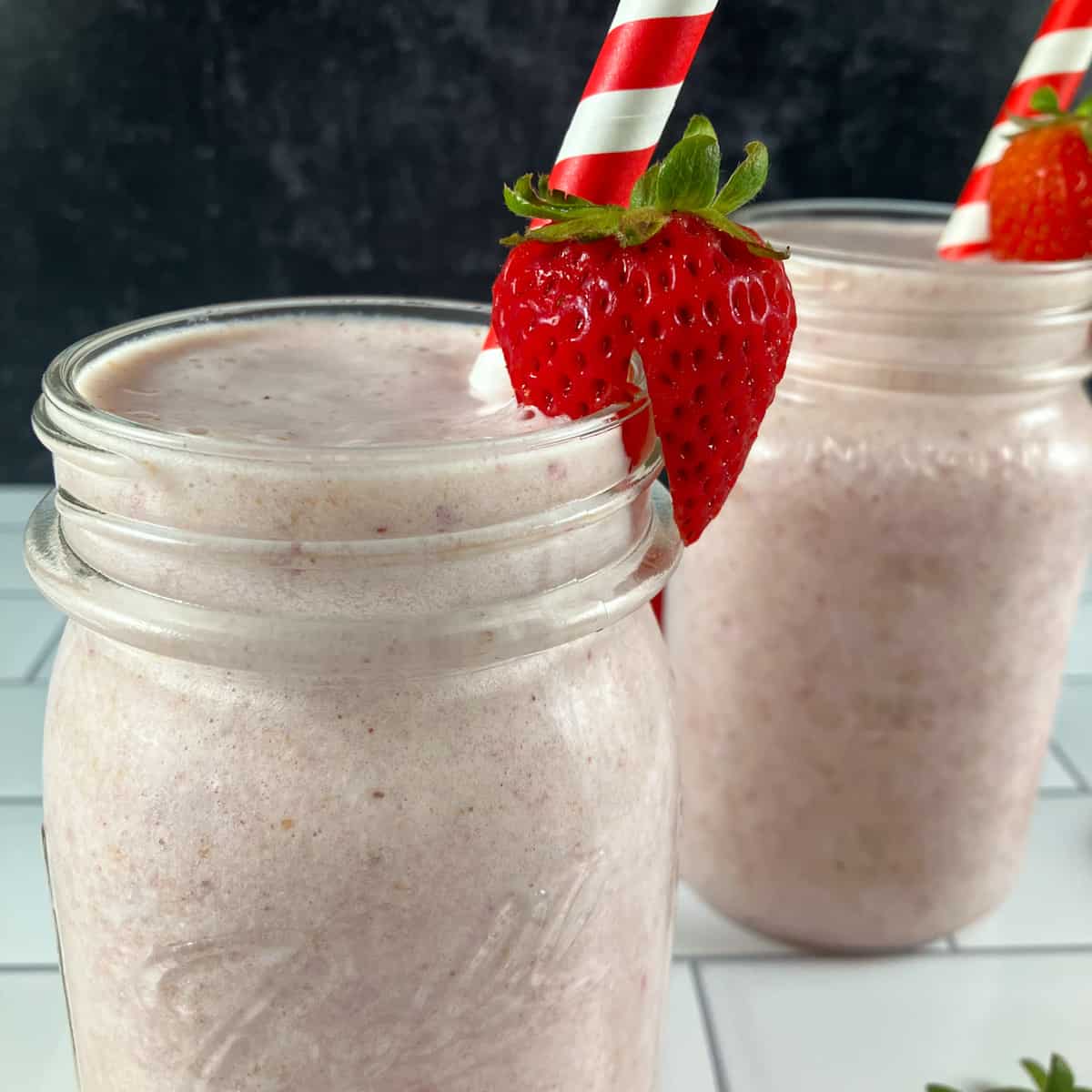 Strawberry Banana Smoothie for Weight Gain (with Peanut Butter)