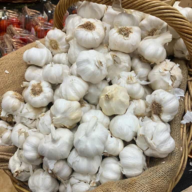 how many tablespoons 4 cloves garlic