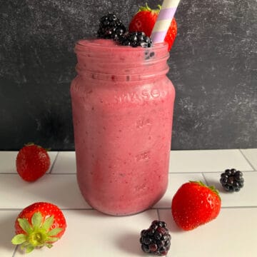 blackberry strawberry banana smoothie