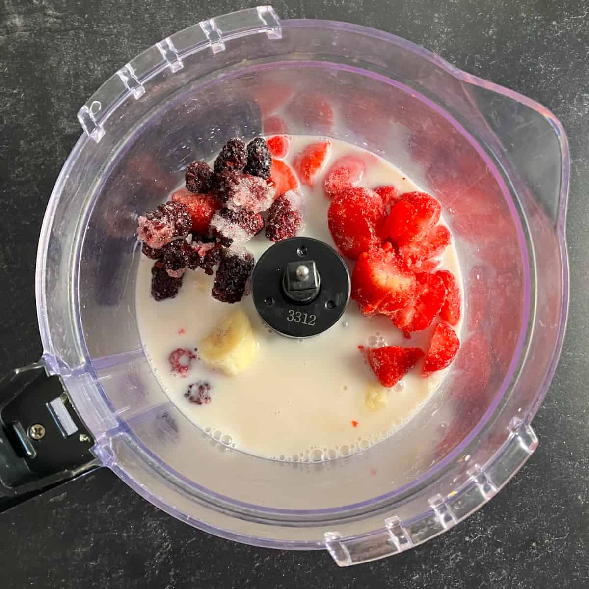 how to make blackberry strawberry banana smoothie
