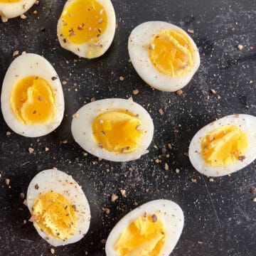 How Long to Boil Quail Eggs (How to Cook Quail Eggs 5 Ways)