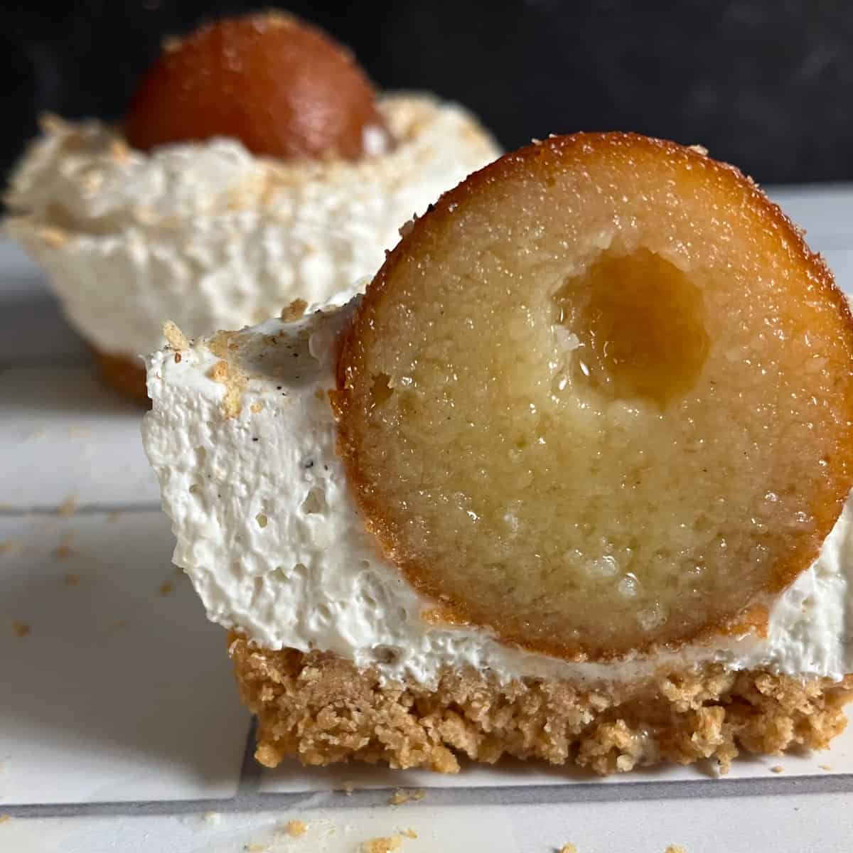 cheesecake gulab jamun