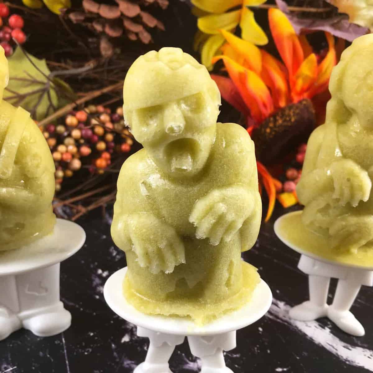 Tovolo Zombie Popsicle Molds (Set of 4) - Mess-Free Silicone Ice Pops with  Reusable Sticks for Freezer Snacks / Dishwasher-Safe & BPA-Free,Green/White