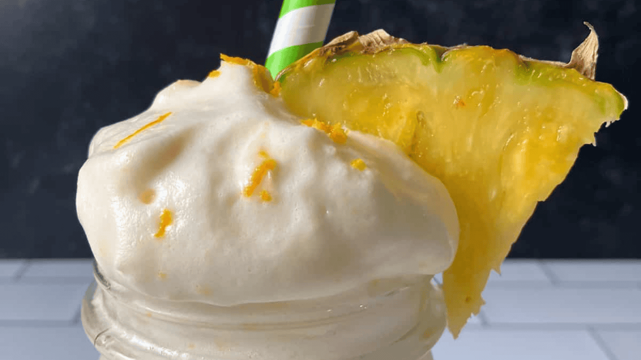 Peach pineapple smoothie