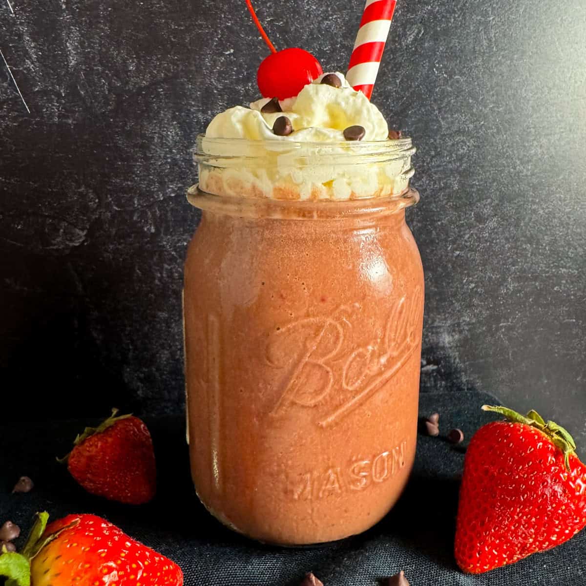 banana chocolate strawberry smoothie