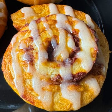 air fryer cinnamon roll