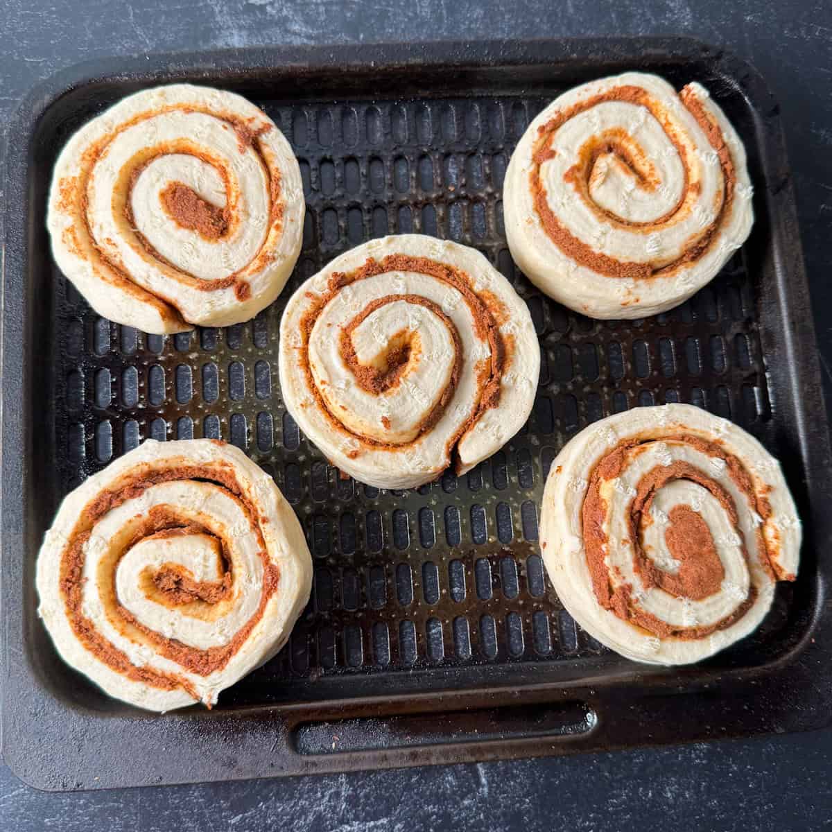 cinnamon rolls in air fryer