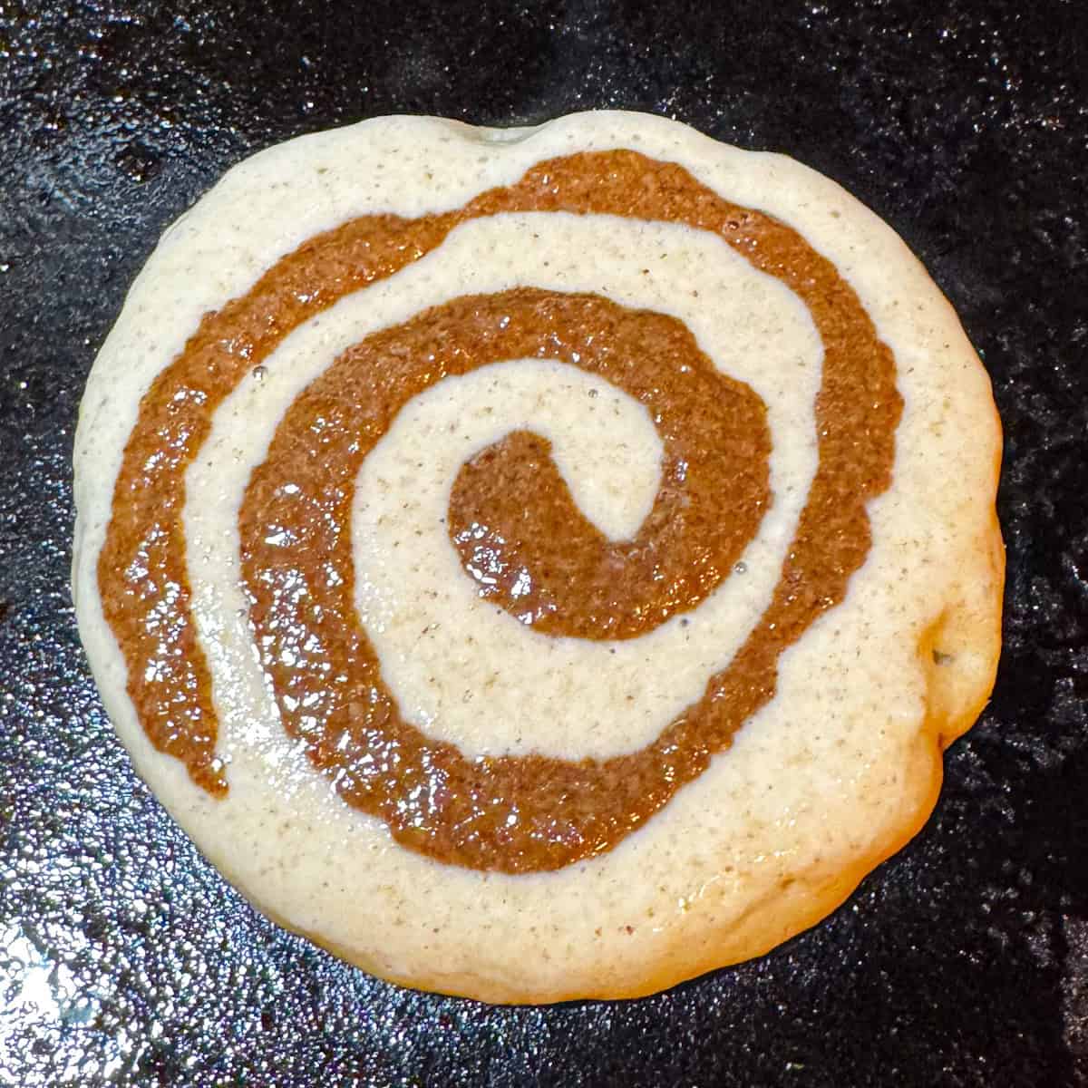 how to make a cinnamon roll pancake